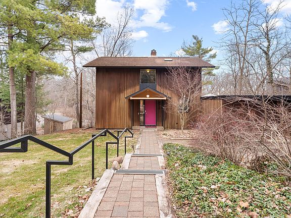 2nd image of 374 Hilldale Dr