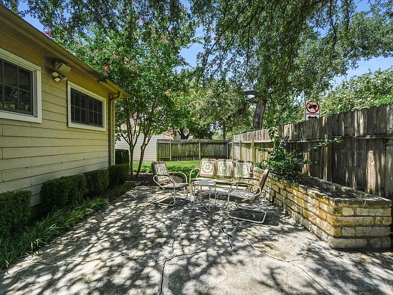 1411 Northwood Rd — Photo 10