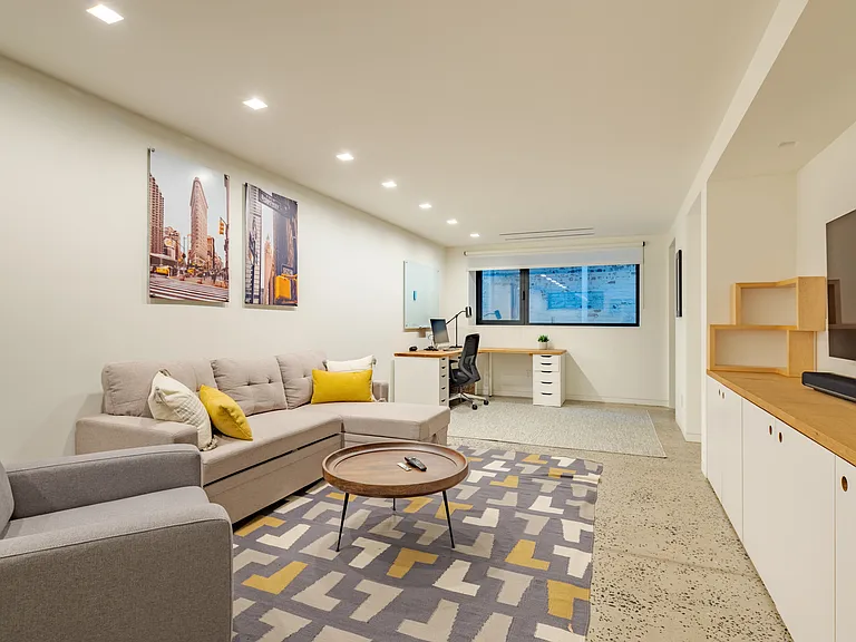 32 Frost St #THM — Photo 11