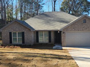 239 Brownstone Loop, Elmore, AL 36022