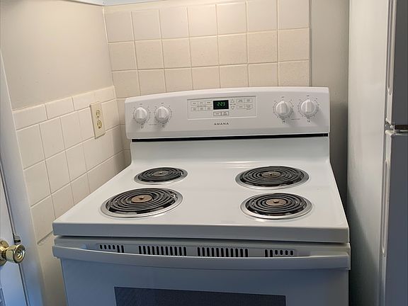 3rd image of 720 Pool Ave #C