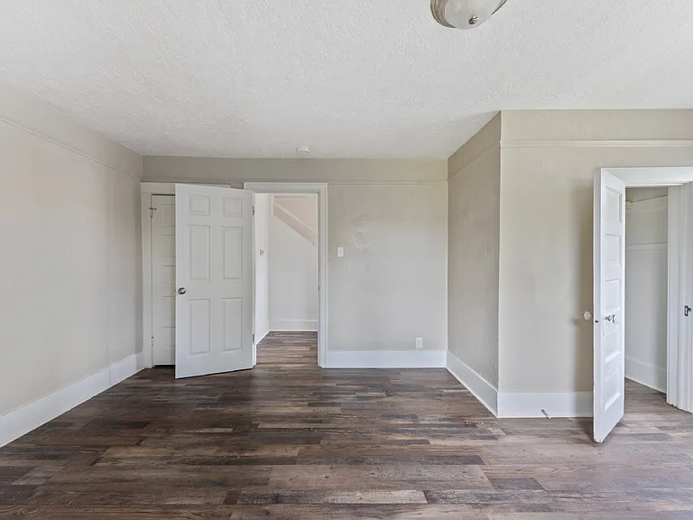 421 S College St #4 — Photo 20