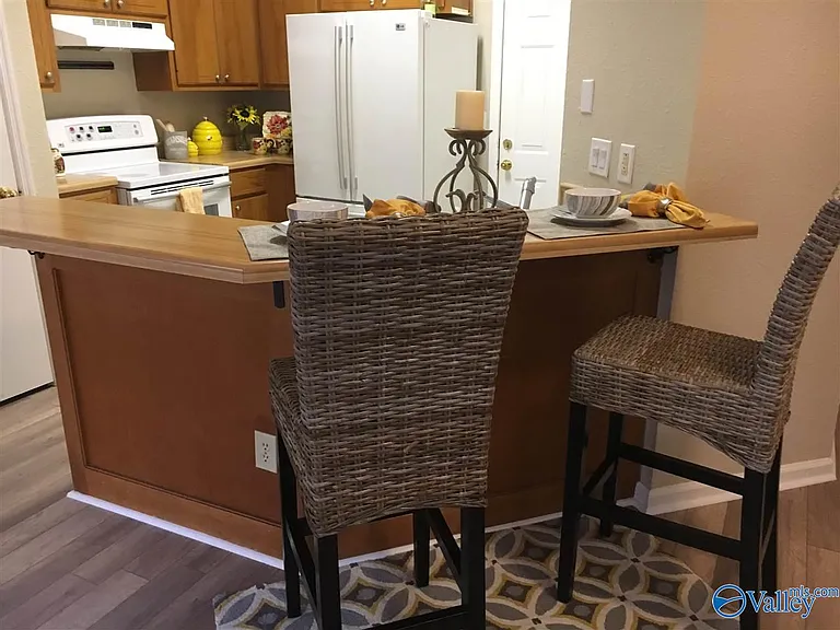 106 Vistawood Ct — Photo 3