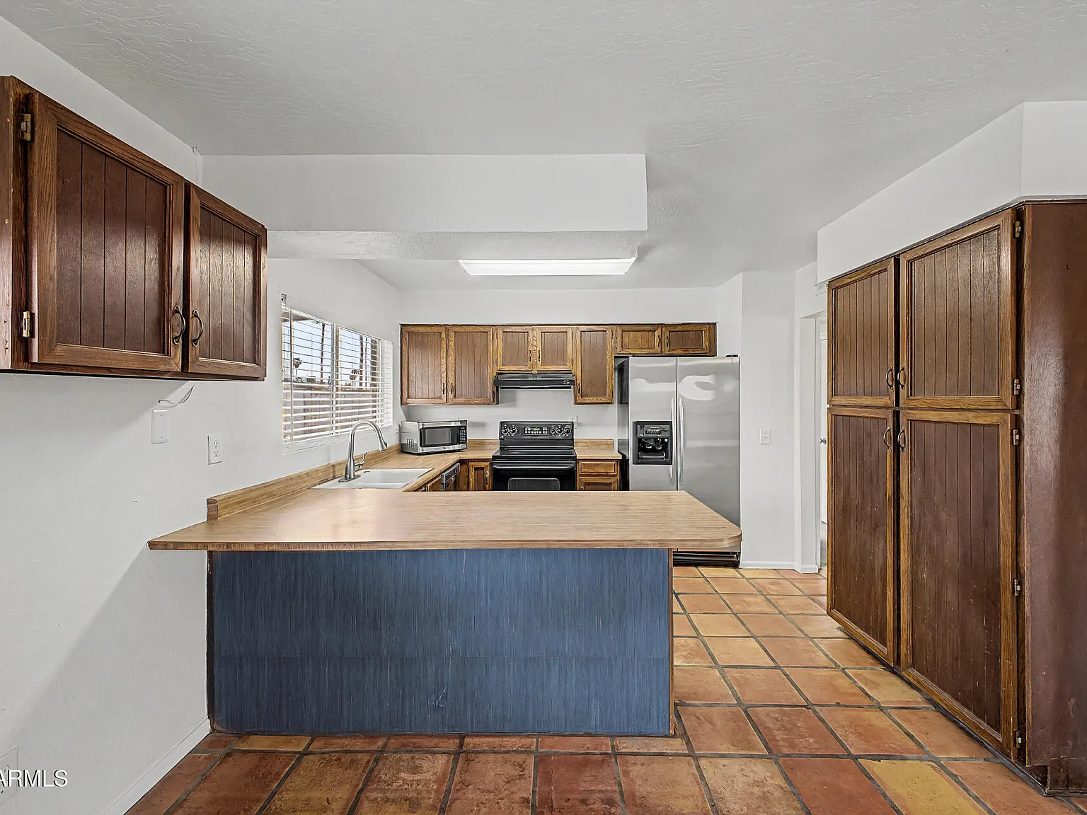 3 bed, 2.0 bath, 1383 sqft, $2,500 — Photo 2