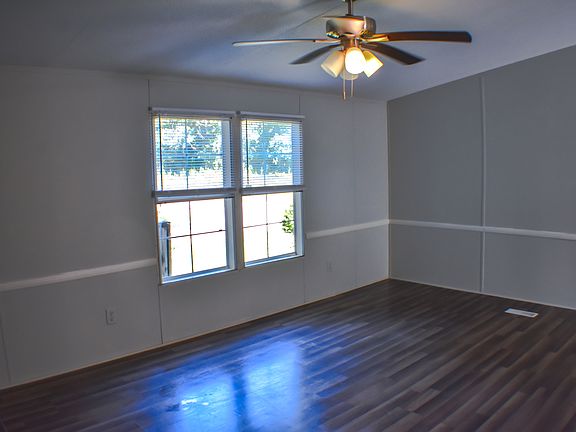 3rd image of 60 Horton Dr
