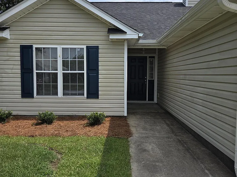 1200 Saint Charles Cir — Photo 2