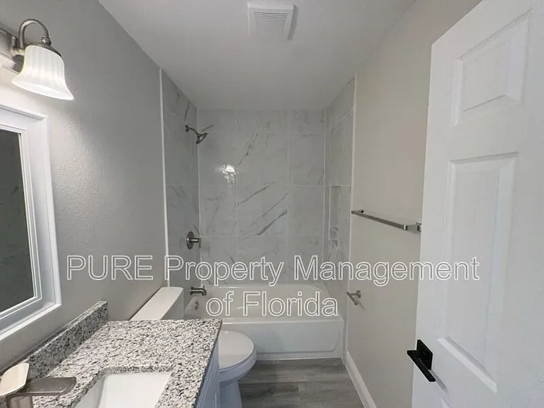 5485 SE 30th Pl #B — Photo 37
