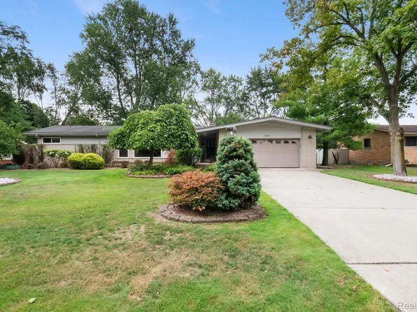 32547 Chesterbrook St, Farmington Hills, MI 48334