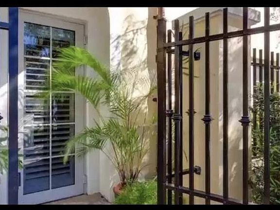5th image of 300 Beach Dr NE APT 307