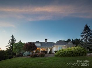 4 Walnut Ln, Fletcher, NC 28732