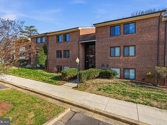 5th image of 1433 Northgate Sq Unit 11B