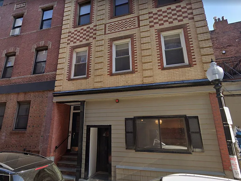 153-155 Salem St #2D — Photo 9