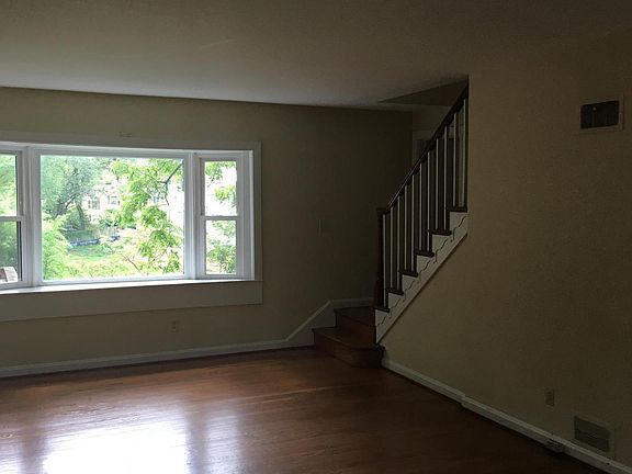 4th image of 881 Dolley Madison Blvd