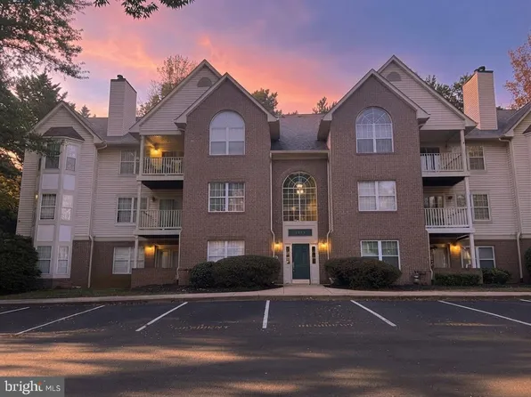 9811 Lake Pointe Ct APT 304, Upper Marlboro, MD 20774