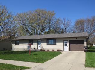 420 10th Ave SE, Pipestone, MN 56164