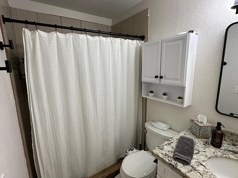 402 E Sack Dr — Photo 30
