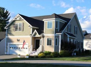 7 Sugar Plum Ln, Londonderry, NH 03053