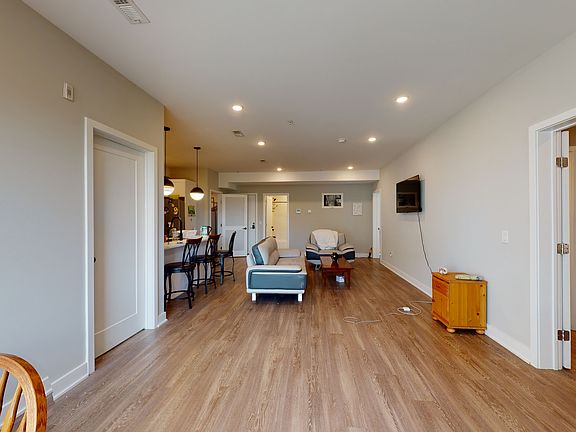 3rd image of 1841-43 N 19th St #C4