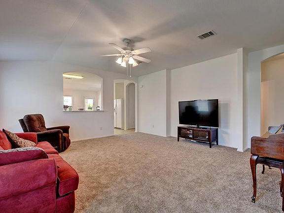 3rd image of 123 Salado Dr