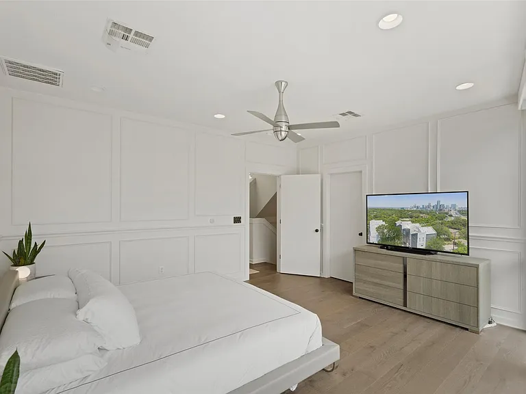 1500 Summit St #5 — Photo 22