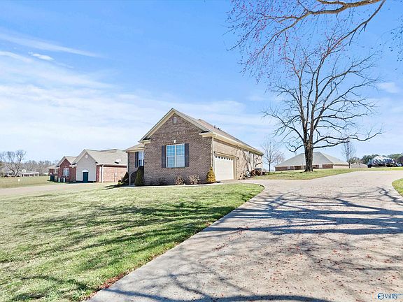 3rd image of 19374 Meadows Rd