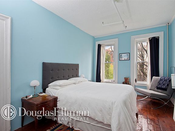 4th image of 48 W 128th St