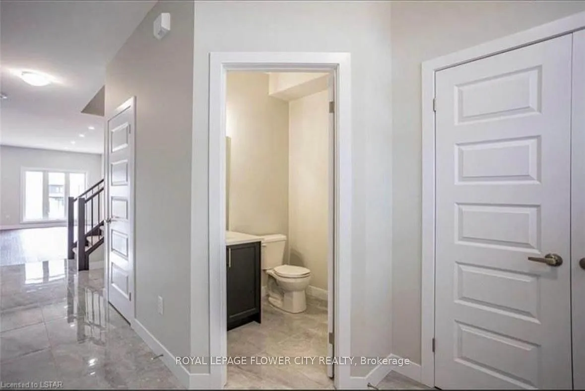 3 bed, $2,749 — Photo 3