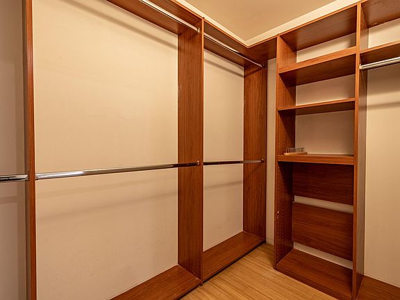 3rd image of 1130 S Flower St APT 412