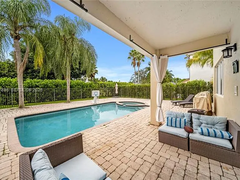 1115 Camellia Cir #0 — Photo 9