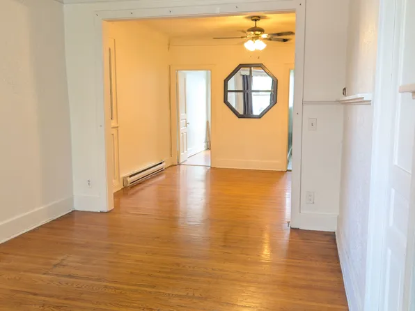 359A Brant St, Burlington, ON L7R 2G4