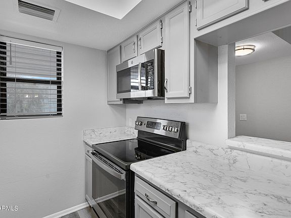 5th image of 850 S RIVER Drive #2088