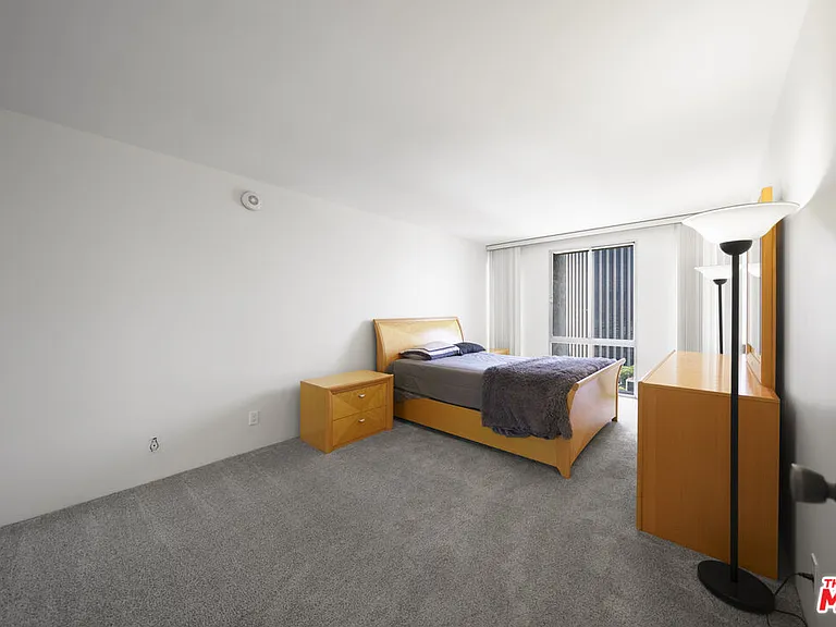 800 W 1st St #1807 — Photo 16