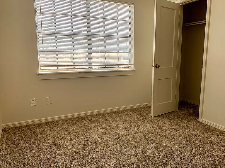 Comfortable 1 and 3 Bedroom Apartments