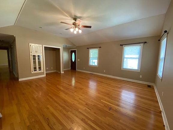 2nd image of 420 Royal Oak Dr