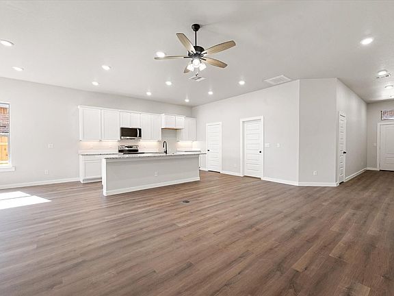 4th image of 2908 Corpus Ave
