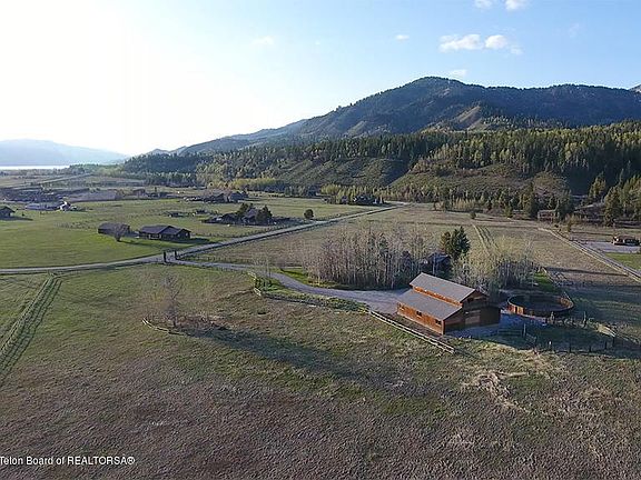 4th image of 621 Elkhorn Dr