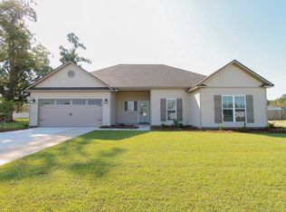 5 Ray Dr, Ray City, GA 31645