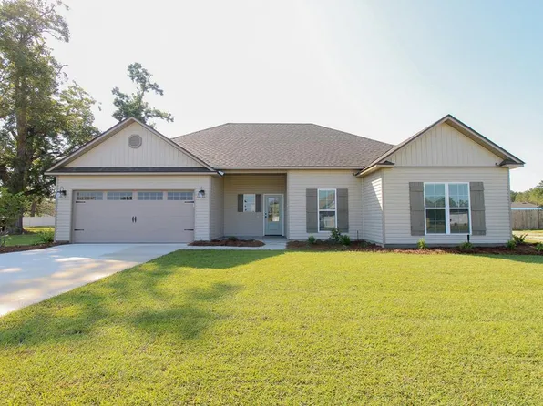 5 Ray Dr, Ray City, GA 31645