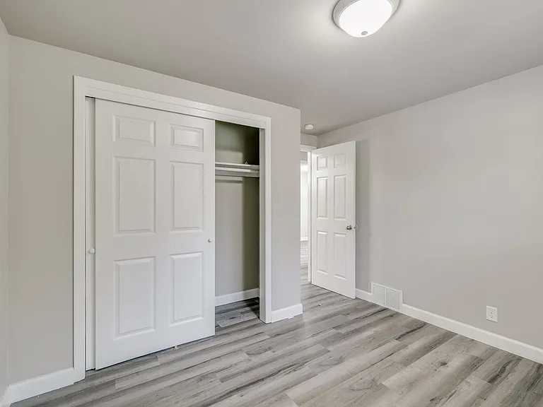 471 Farwell Ave — Photo 3