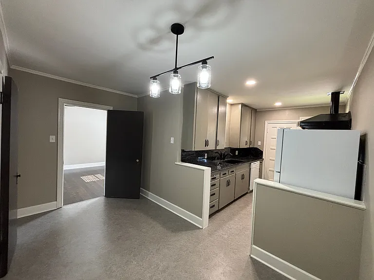 dining/kitchen