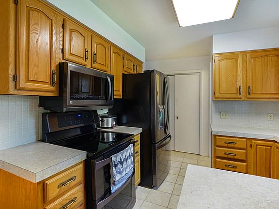 4th image of 2869 Northville Dr NE