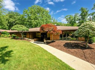 8425 Dalepoint Rd, Independence, OH 44131