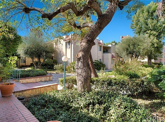 5th image of 18307 Burbank Blvd Unit 58