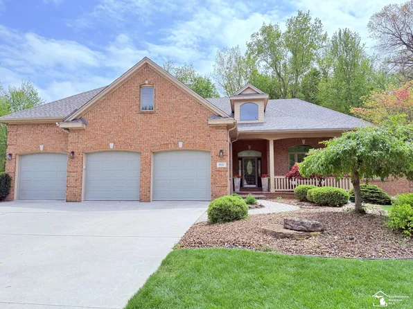 8117 High Oaks Dr, Lambertville, MI 48144