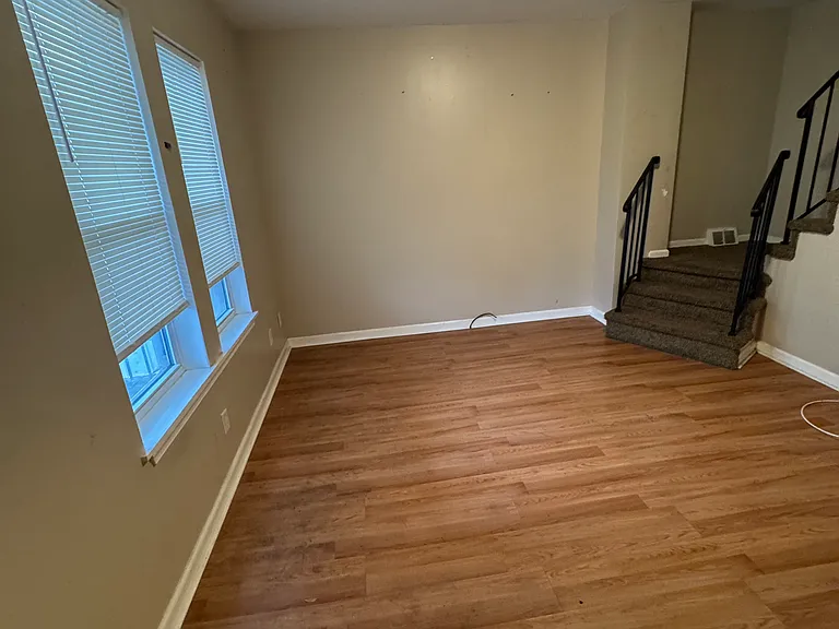 8 Rhodes Ave — Photo 5