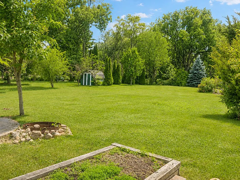 1462 Glen Ellyn Rd — Photo 19