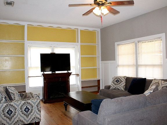 2nd image of 825 Worth St