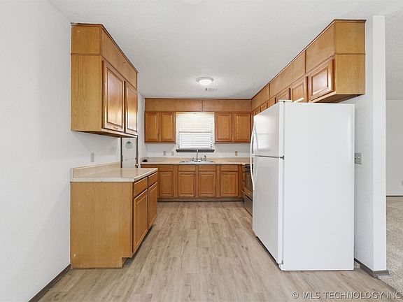 4th image of 17870 Harding Rd