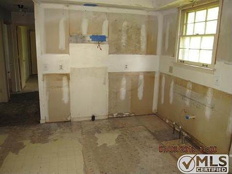4th image of 503 Kellia Dr