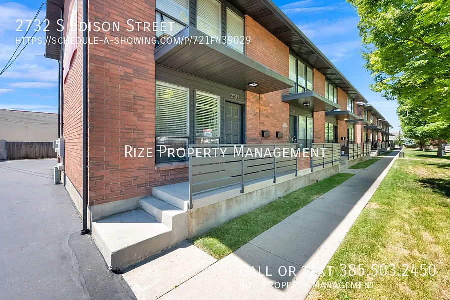 2732 S Edison St